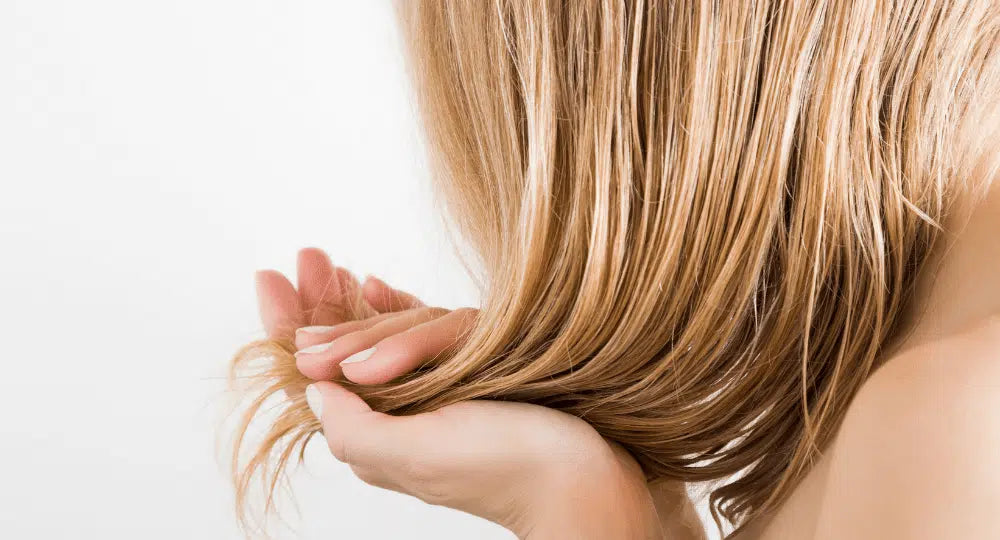 Nahrungsergänzungsmittel für das Haarwachstum, die wirksam sind: Biotin, Vitamin D und Schachtelhalm