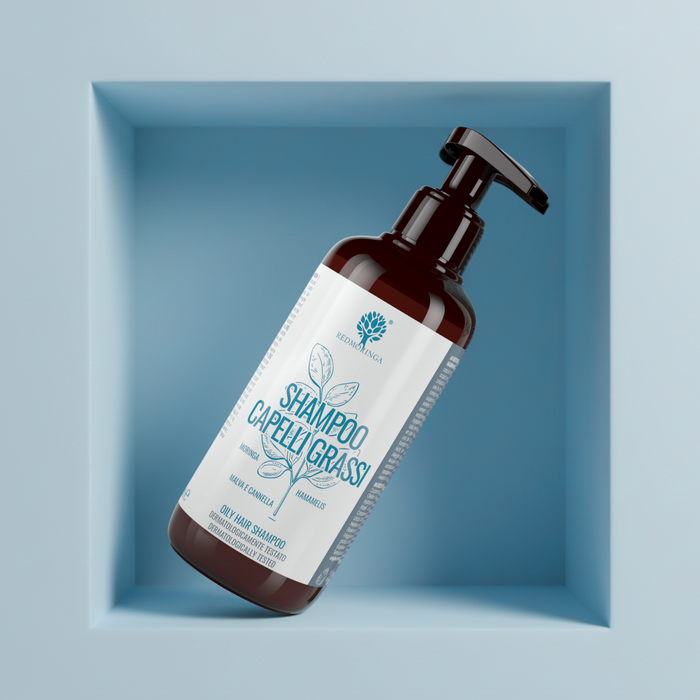 Shampoo purificante RedMoringa per capelli grassi e cute oleosa con estratti naturali che riequilibrano il sebo